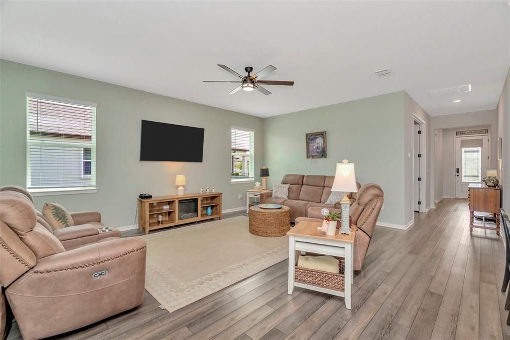 For Sale: $645,000 (3 beds, 2 baths, 2054 Square Feet)