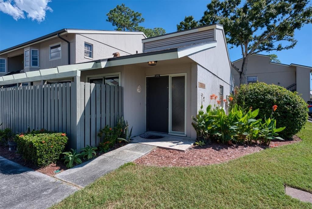 最近售出: $205,000 (2 贝兹, 2 浴室, 1125 平方英尺)