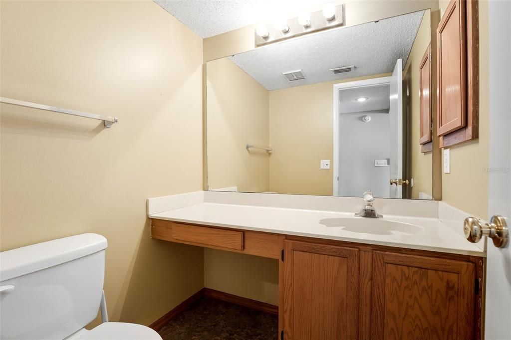 Active With Contract: $369,000 (3 beds, 2 baths, 1643 Square Feet)