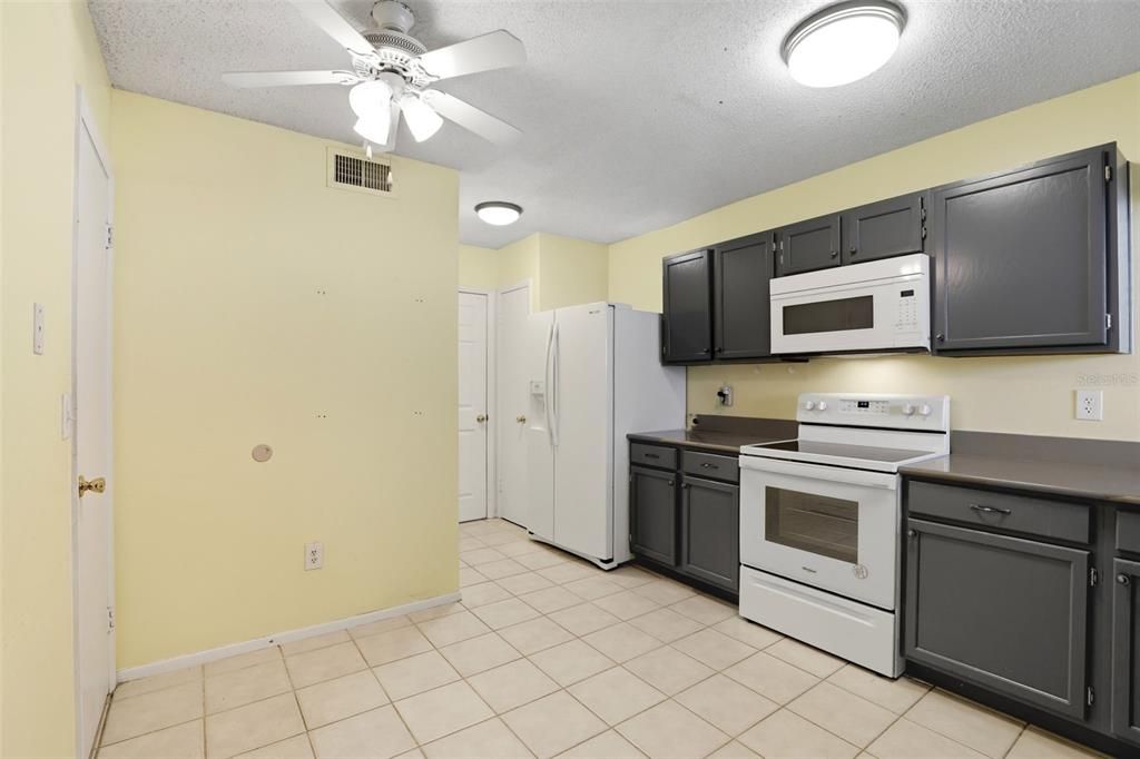 Active With Contract: $369,000 (3 beds, 2 baths, 1643 Square Feet)