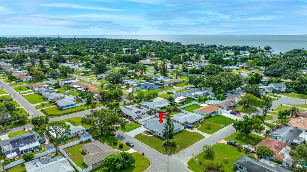 Под контрактом: $549,000 (4 спален, 3 ванн, 1832 Квадратных фут)