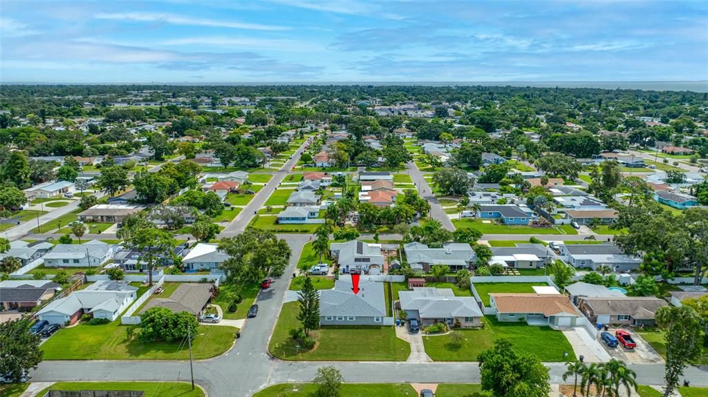 Под контрактом: $549,000 (4 спален, 3 ванн, 1832 Квадратных фут)