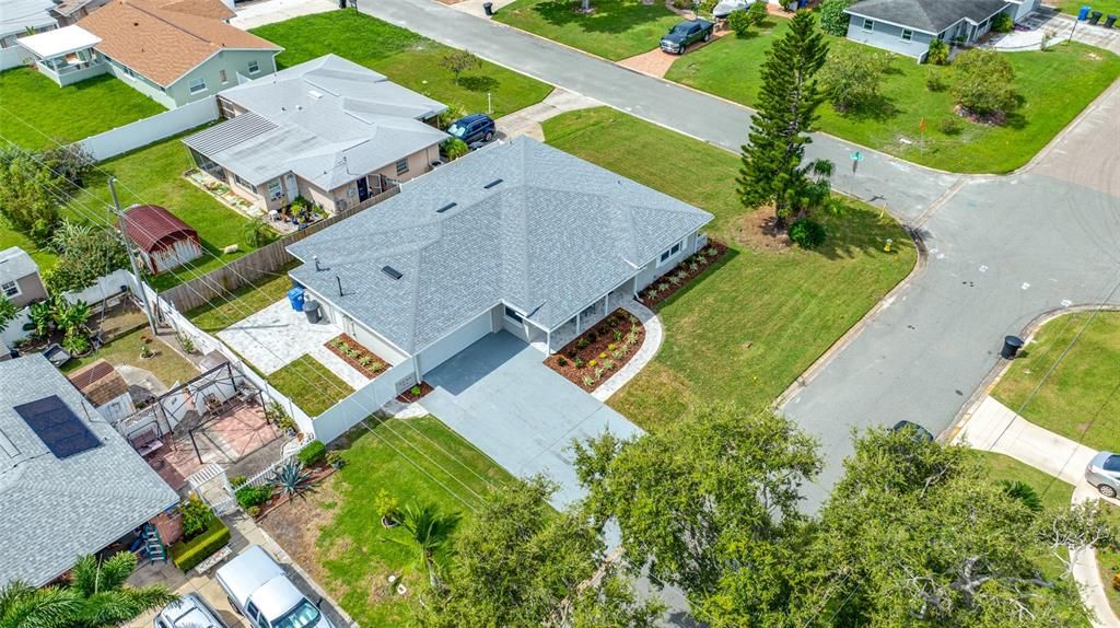 Под контрактом: $549,000 (4 спален, 3 ванн, 1832 Квадратных фут)