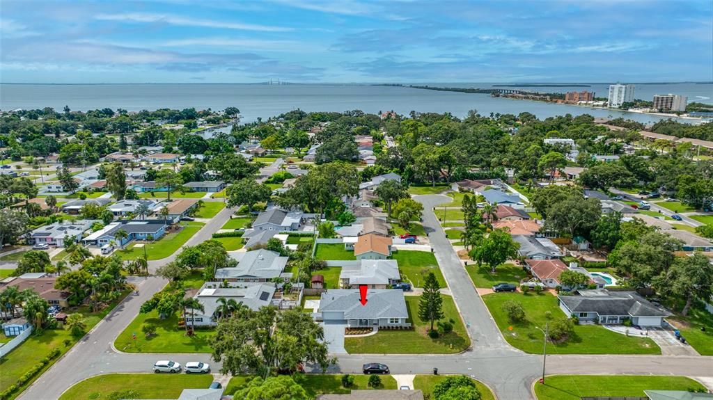 Под контрактом: $549,000 (4 спален, 3 ванн, 1832 Квадратных фут)