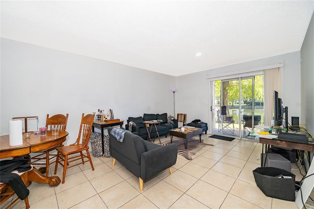 待售: $97,900 (1 贝兹, 1 浴室, 660 平方英尺)