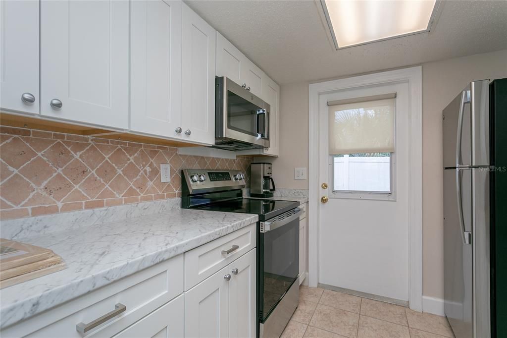 合同活跃: $2,095,000 (10 贝兹, 5 浴室, 3946 平方英尺)