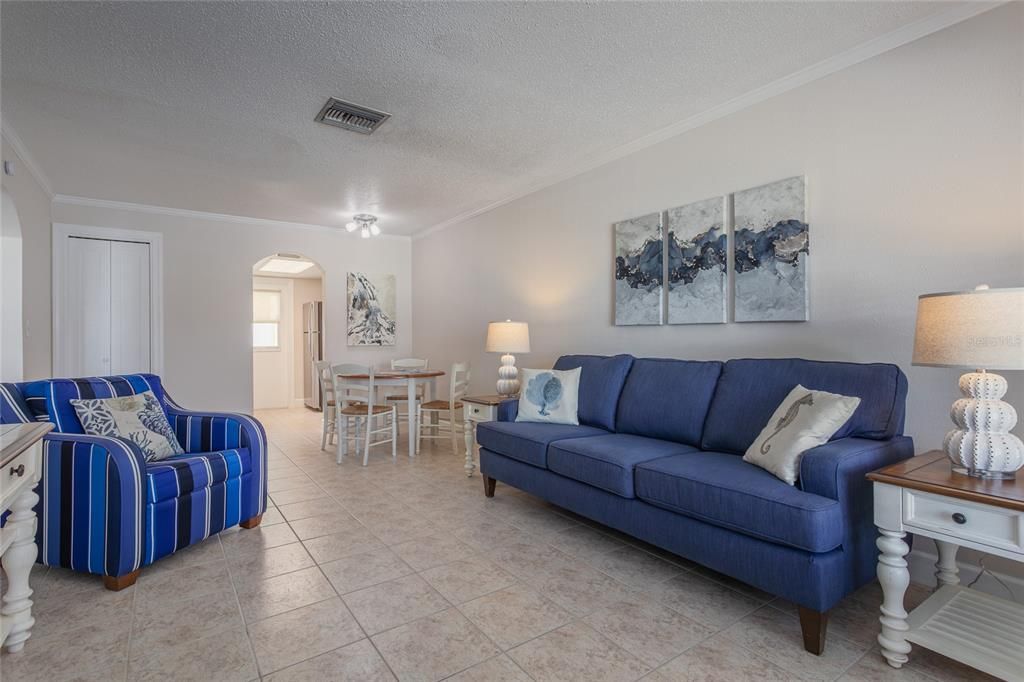 合同活跃: $2,095,000 (10 贝兹, 5 浴室, 3946 平方英尺)