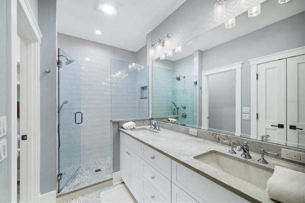 待售: $4,750,000 (3 贝兹, 3 浴室, 2089 平方英尺)