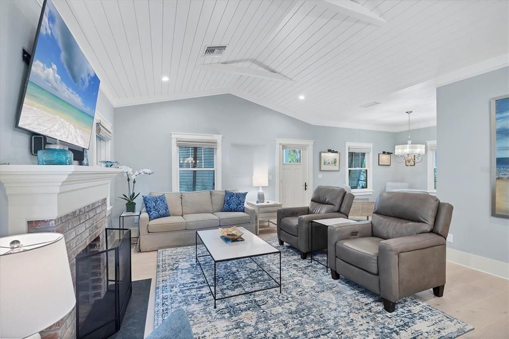 待售: $4,750,000 (3 贝兹, 3 浴室, 2089 平方英尺)