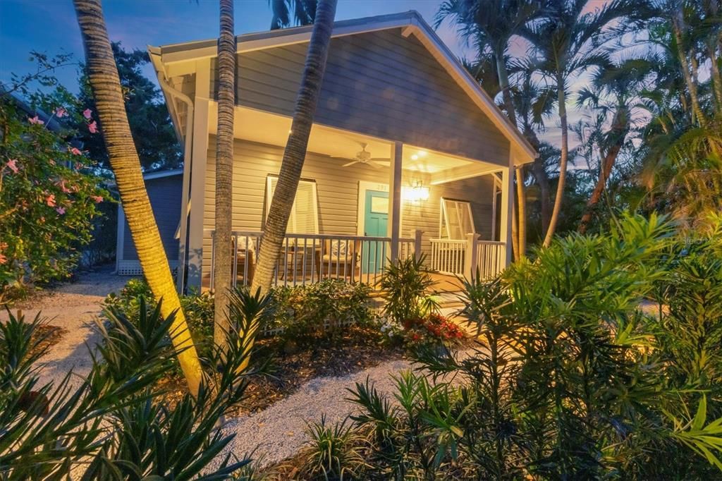 待售: $4,750,000 (3 贝兹, 3 浴室, 2089 平方英尺)