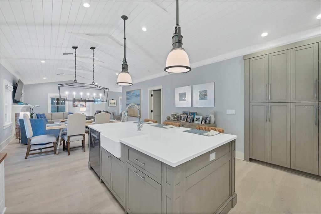 待售: $4,750,000 (3 贝兹, 3 浴室, 2089 平方英尺)