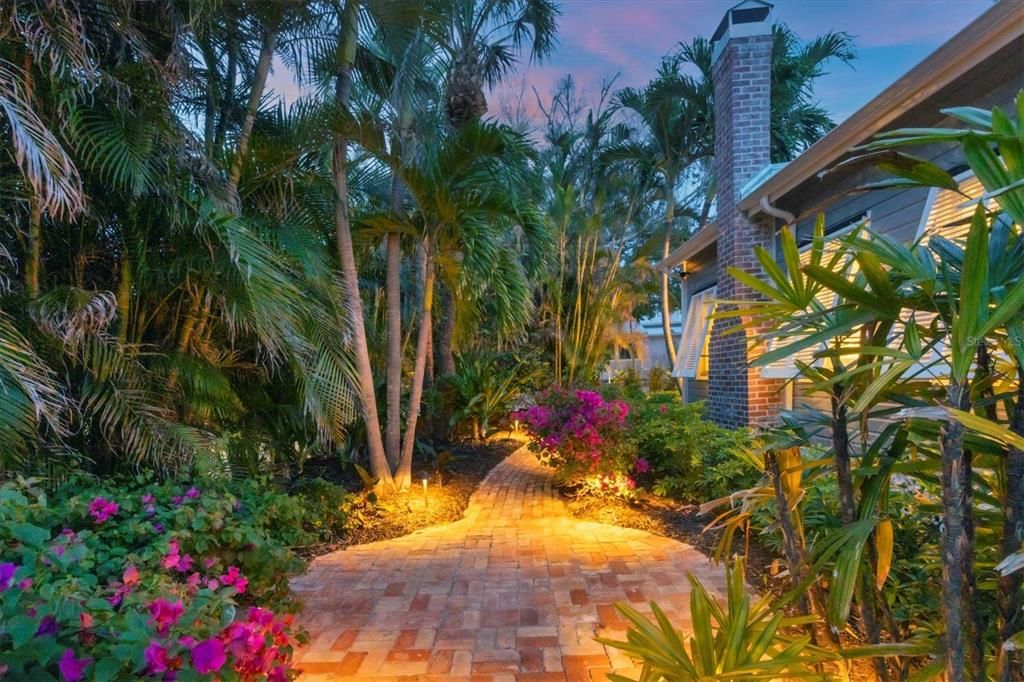 待售: $4,750,000 (3 贝兹, 3 浴室, 2089 平方英尺)