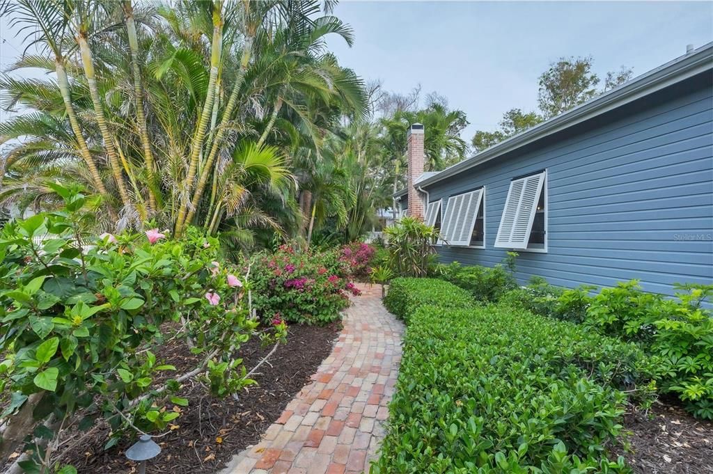 待售: $4,750,000 (3 贝兹, 3 浴室, 2089 平方英尺)