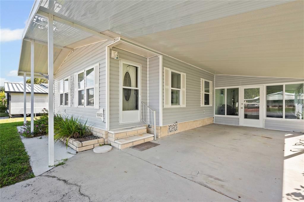 合同活跃: $154,900 (2 贝兹, 2 浴室, 1048 平方英尺)