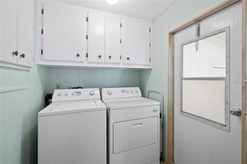 合同活跃: $154,900 (2 贝兹, 2 浴室, 1048 平方英尺)