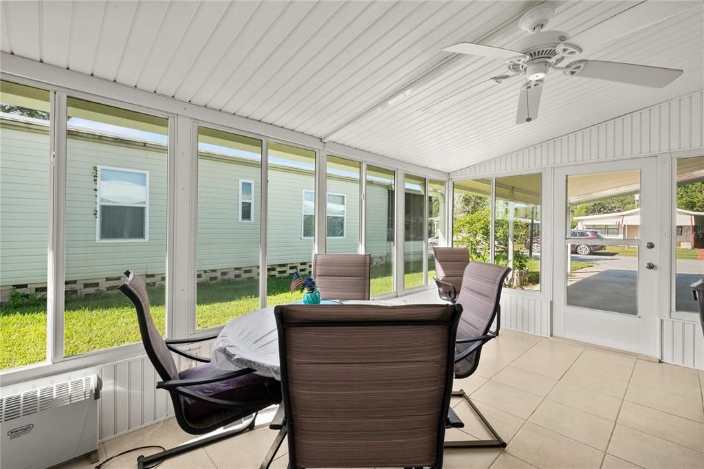 合同活跃: $154,900 (2 贝兹, 2 浴室, 1048 平方英尺)