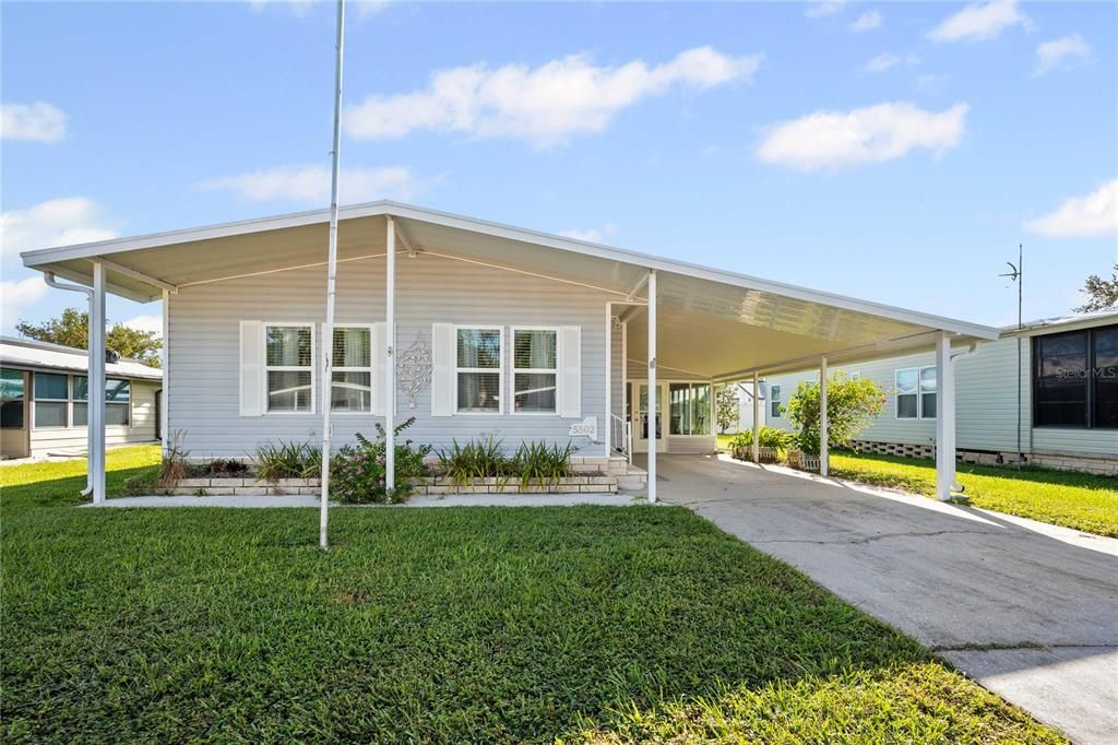 合同活跃: $154,900 (2 贝兹, 2 浴室, 1048 平方英尺)