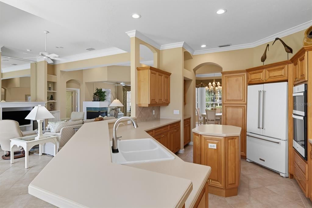 Active With Contract: $1,160,000 (3 beds, 3 baths, 2894 Square Feet)