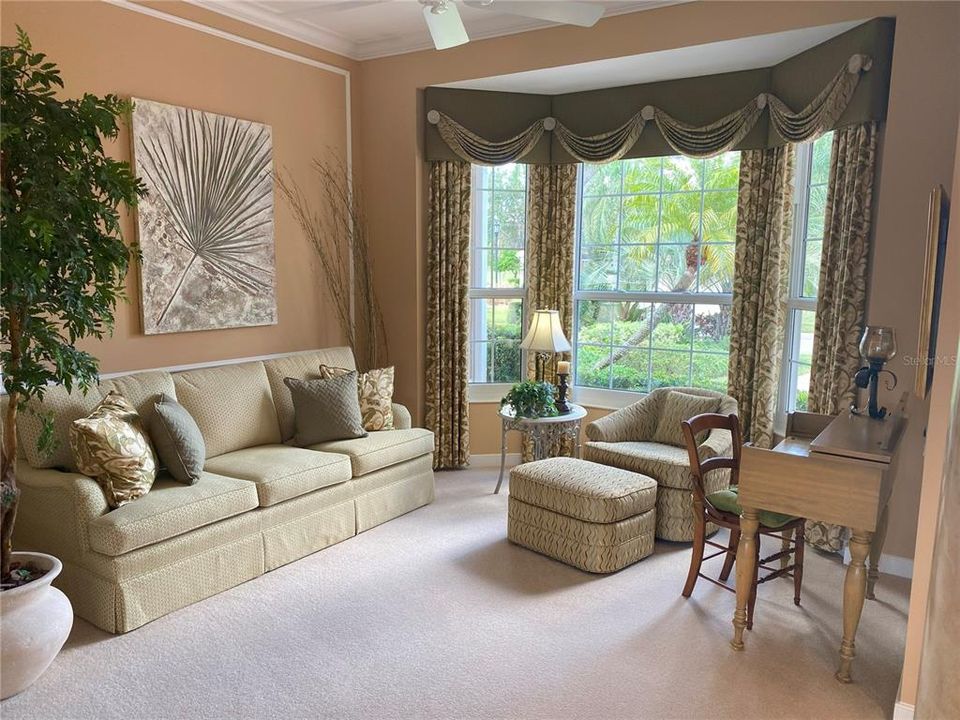 Active With Contract: $1,160,000 (3 beds, 3 baths, 2894 Square Feet)