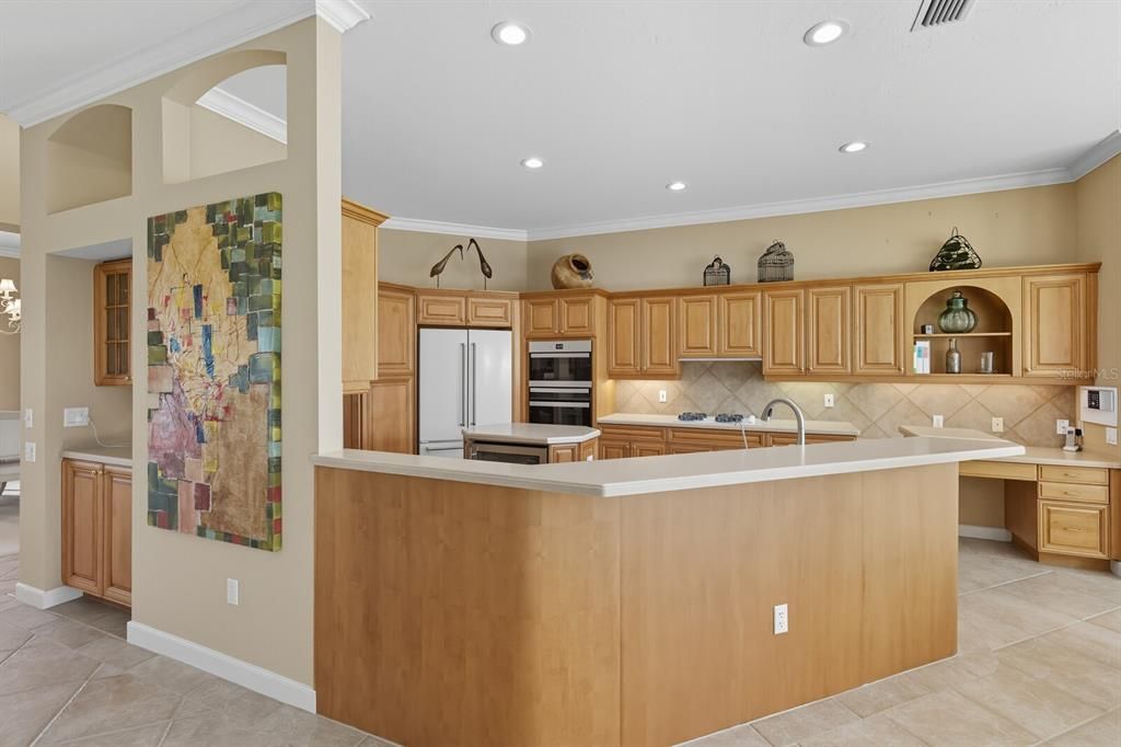 Active With Contract: $1,160,000 (3 beds, 3 baths, 2894 Square Feet)