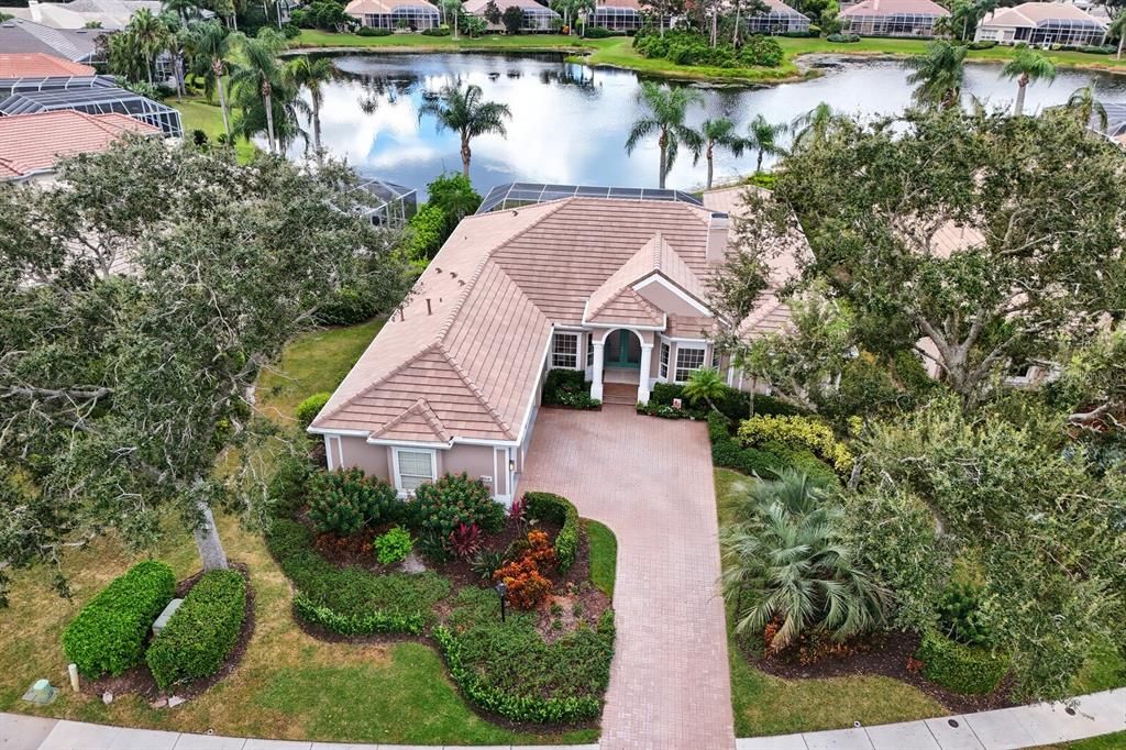 Active With Contract: $1,160,000 (3 beds, 3 baths, 2894 Square Feet)