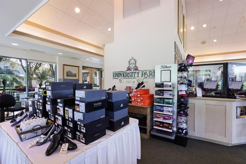 Active With Contract: $1,160,000 (3 beds, 3 baths, 2894 Square Feet)