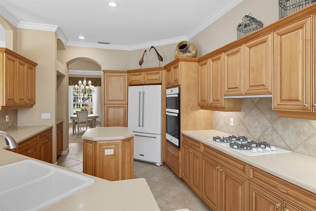 Active With Contract: $1,160,000 (3 beds, 3 baths, 2894 Square Feet)