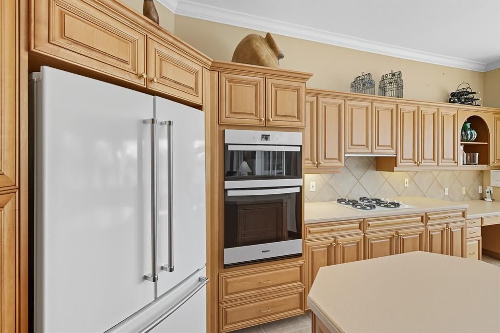 Active With Contract: $1,160,000 (3 beds, 3 baths, 2894 Square Feet)