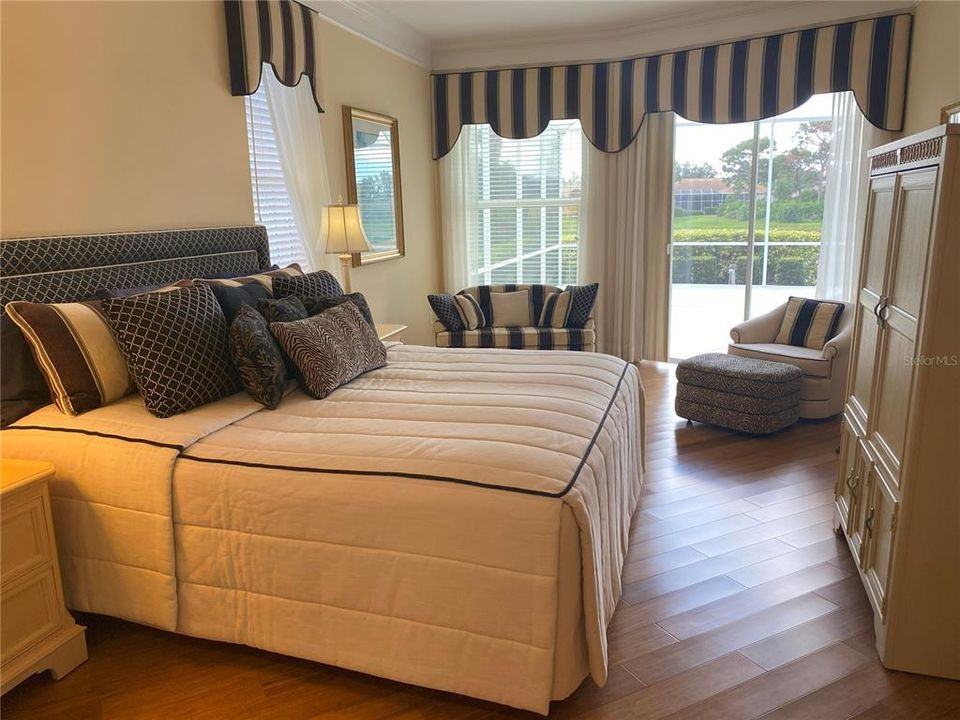 Active With Contract: $1,160,000 (3 beds, 3 baths, 2894 Square Feet)