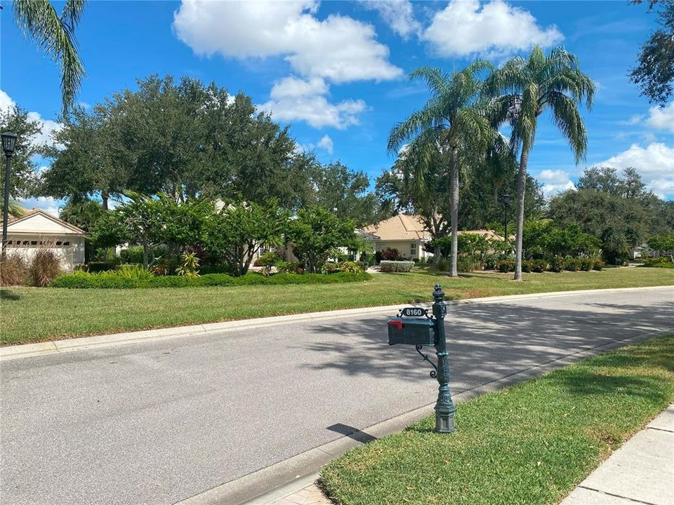 Active With Contract: $1,160,000 (3 beds, 3 baths, 2894 Square Feet)