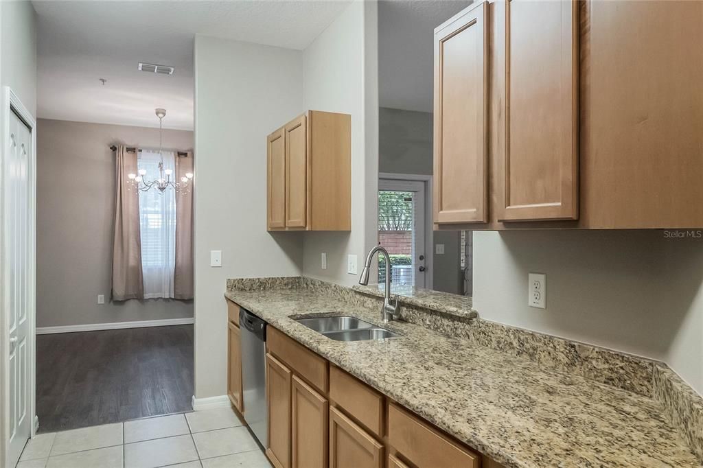 En Venta: $379,000 (3 camas, 2 baños, 1916 Pies cuadrados)