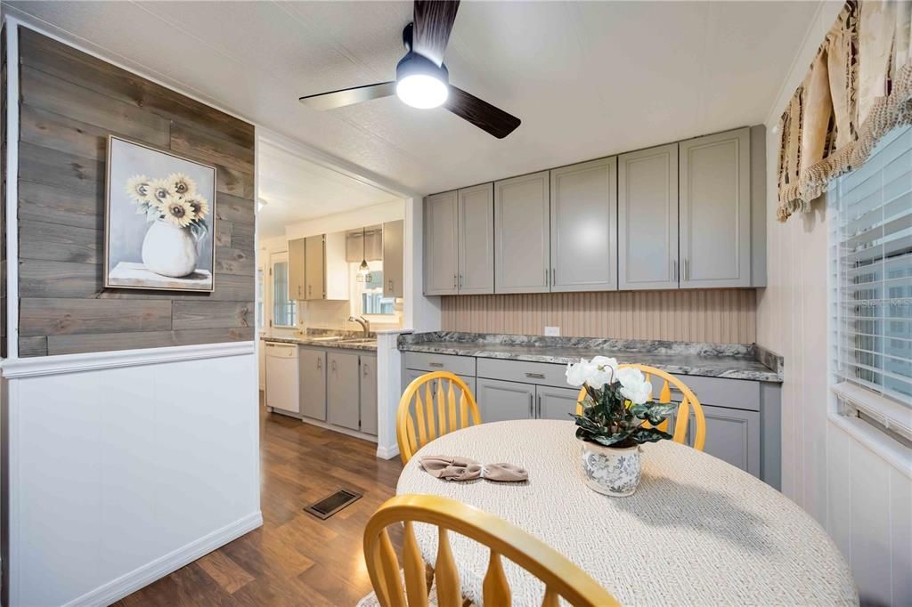 合同活跃: $139,000 (2 贝兹, 2 浴室, 1159 平方英尺)