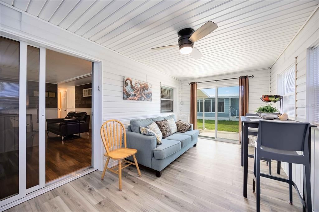 合同活跃: $139,000 (2 贝兹, 2 浴室, 1159 平方英尺)