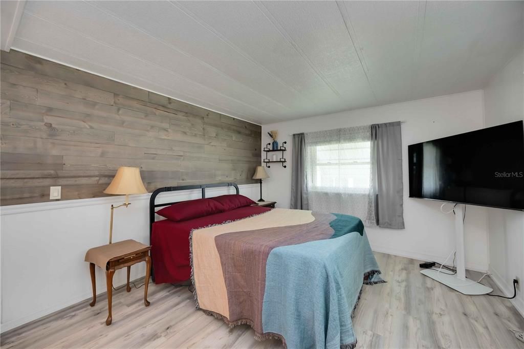 合同活跃: $139,000 (2 贝兹, 2 浴室, 1159 平方英尺)