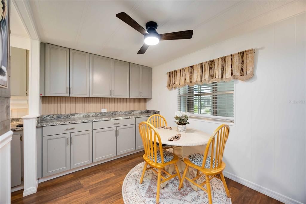 合同活跃: $139,000 (2 贝兹, 2 浴室, 1159 平方英尺)