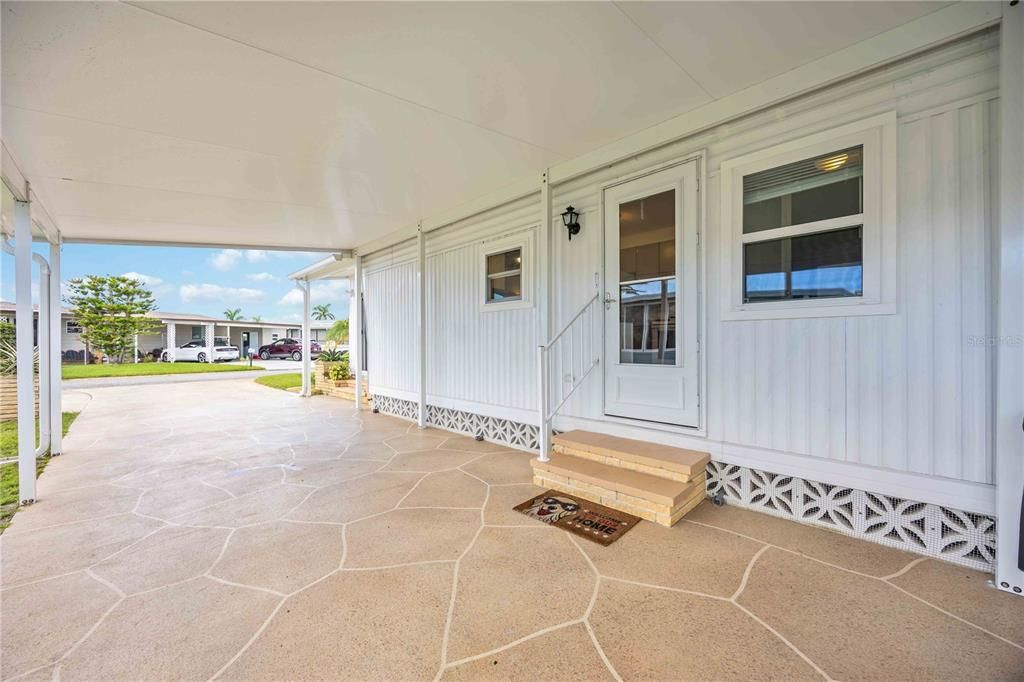 合同活跃: $139,000 (2 贝兹, 2 浴室, 1159 平方英尺)