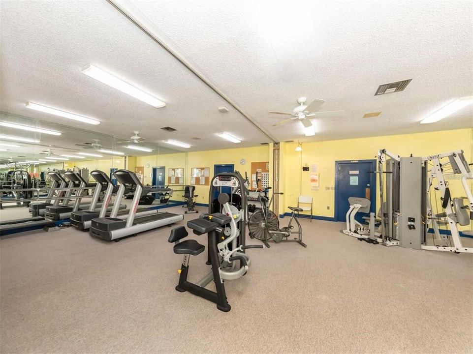 合同活跃: $139,000 (2 贝兹, 2 浴室, 1159 平方英尺)