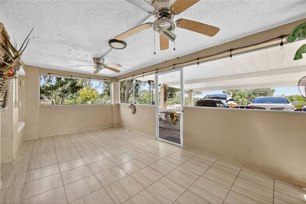 En Venta: $449,000 (3 camas, 3 baños, 2258 Pies cuadrados)