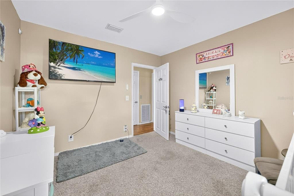 En Venta: $449,000 (3 camas, 3 baños, 2258 Pies cuadrados)