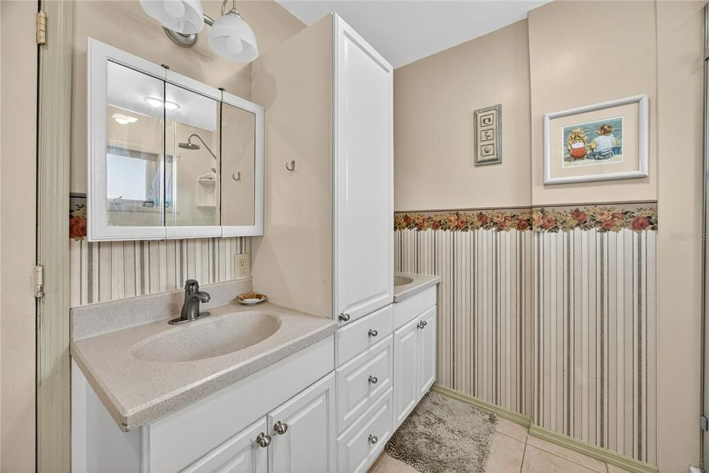 En Venta: $449,000 (3 camas, 3 baños, 2258 Pies cuadrados)