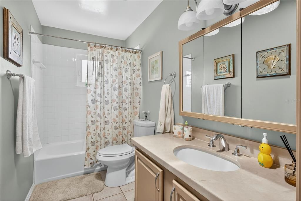 En Venta: $449,000 (3 camas, 3 baños, 2258 Pies cuadrados)