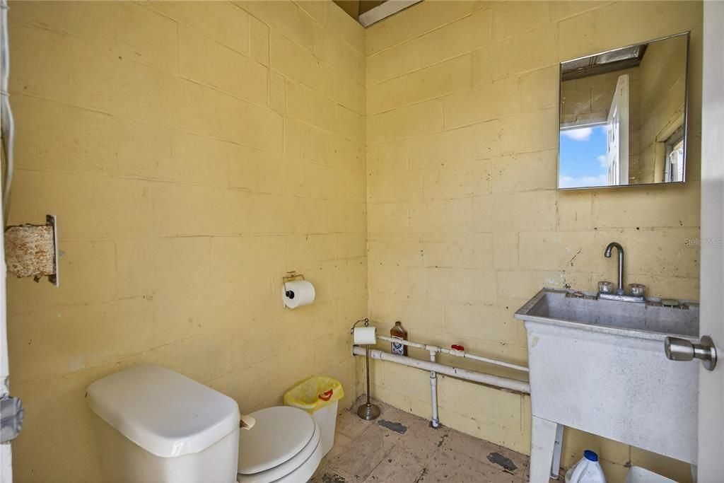 En Venta: $449,000 (3 camas, 3 baños, 2258 Pies cuadrados)