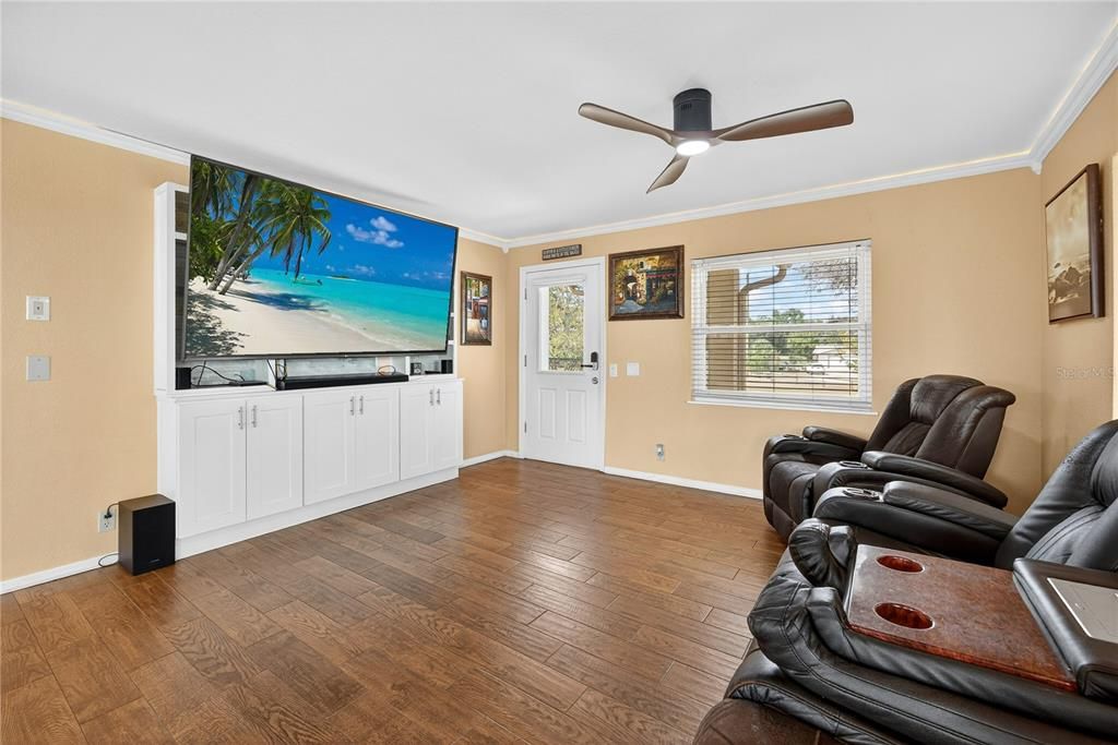 En Venta: $449,000 (3 camas, 3 baños, 2258 Pies cuadrados)