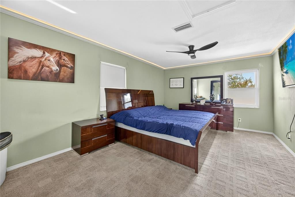 En Venta: $449,000 (3 camas, 3 baños, 2258 Pies cuadrados)