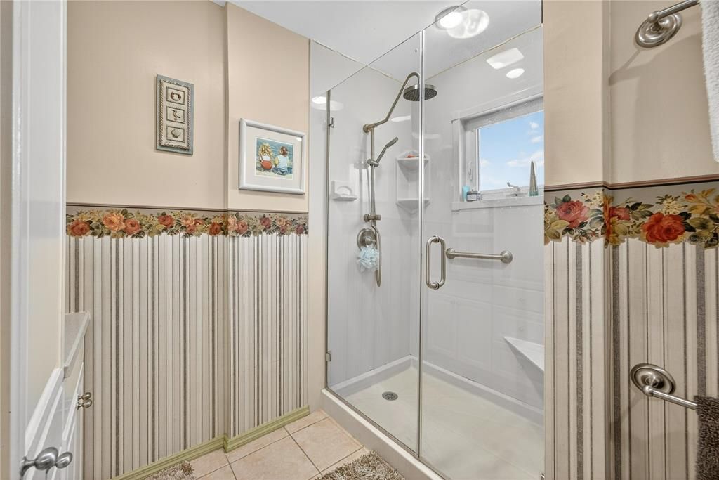 En Venta: $449,000 (3 camas, 3 baños, 2258 Pies cuadrados)