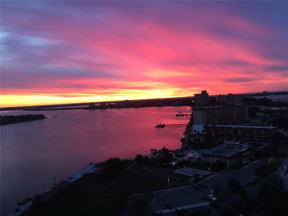 待售: $399,900 (2 贝兹, 2 浴室, 1110 平方英尺)