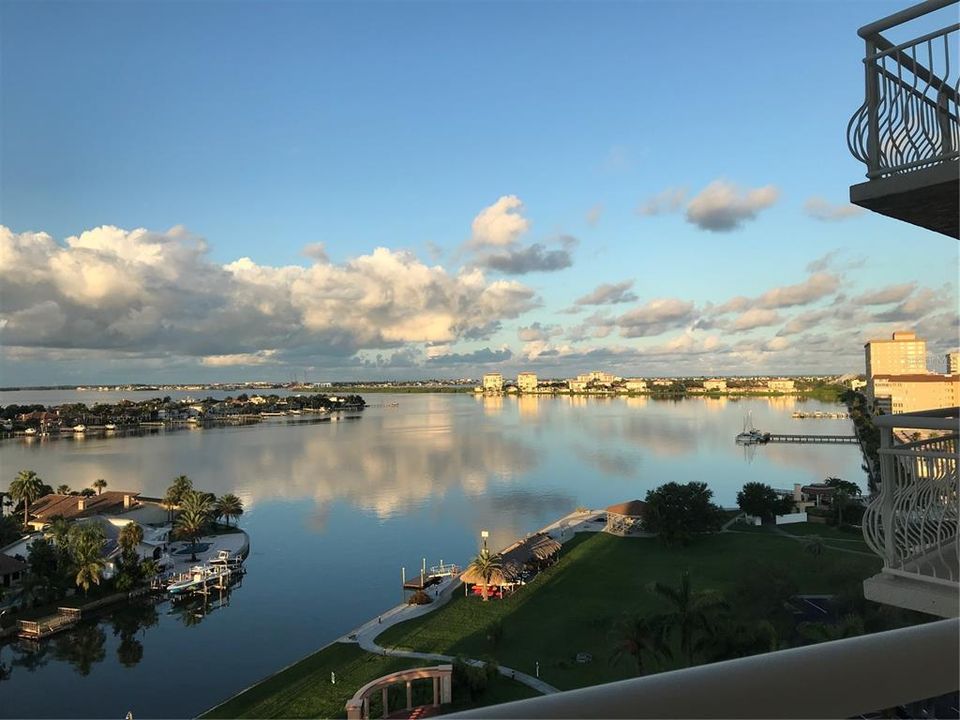 待售: $399,900 (2 贝兹, 2 浴室, 1110 平方英尺)