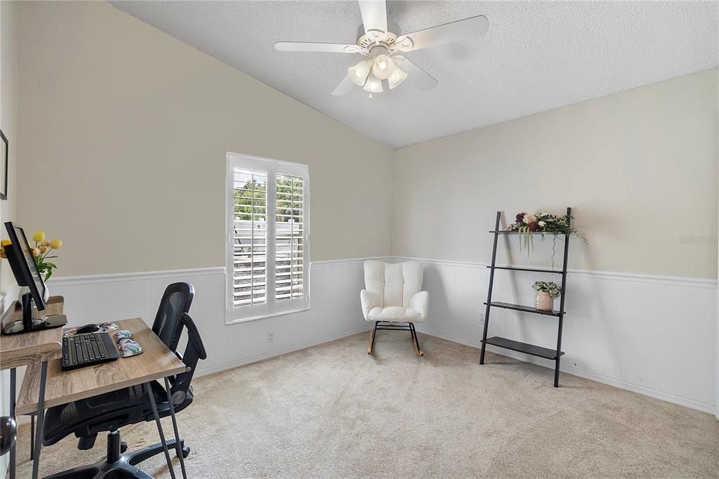 Под контрактом: $459,900 (4 спален, 2 ванн, 1970 Квадратных фут)