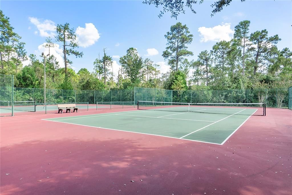 Под контрактом: $459,900 (4 спален, 2 ванн, 1970 Квадратных фут)