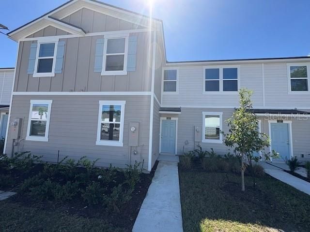 Active With Contract: $275,990 (3 beds, 2 baths, 1308 Square Feet)